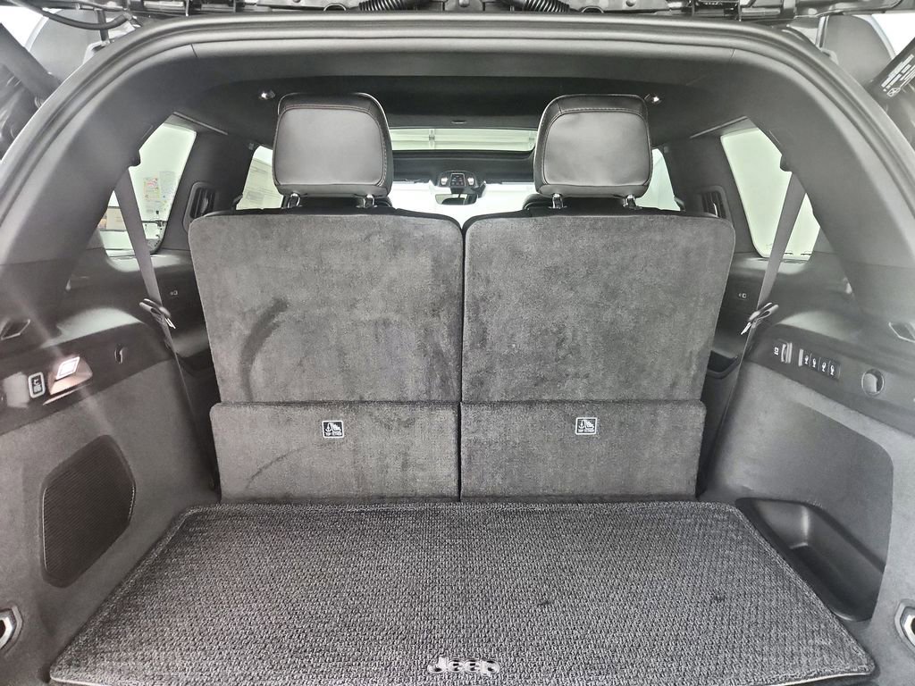 New 2025 Jeep Grand Cherokee L Summit image 34