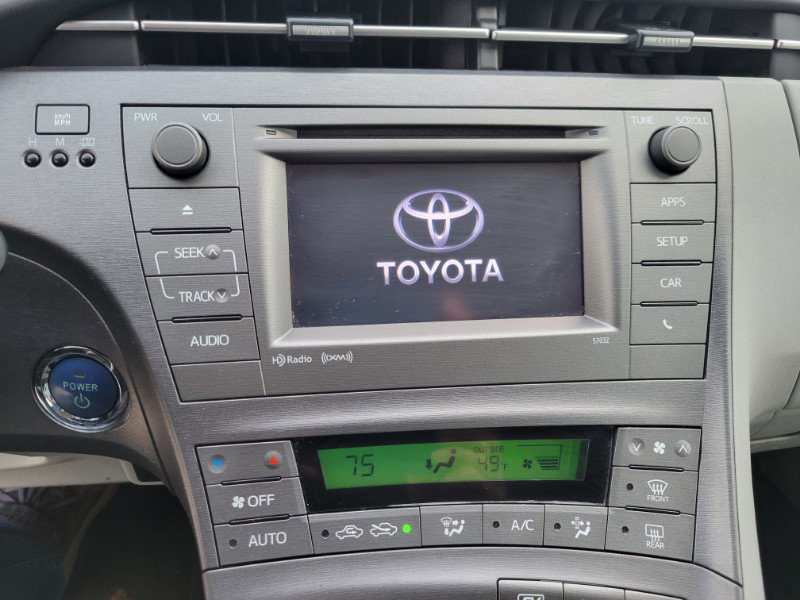 Used 2015 Toyota Prius Three image 26
