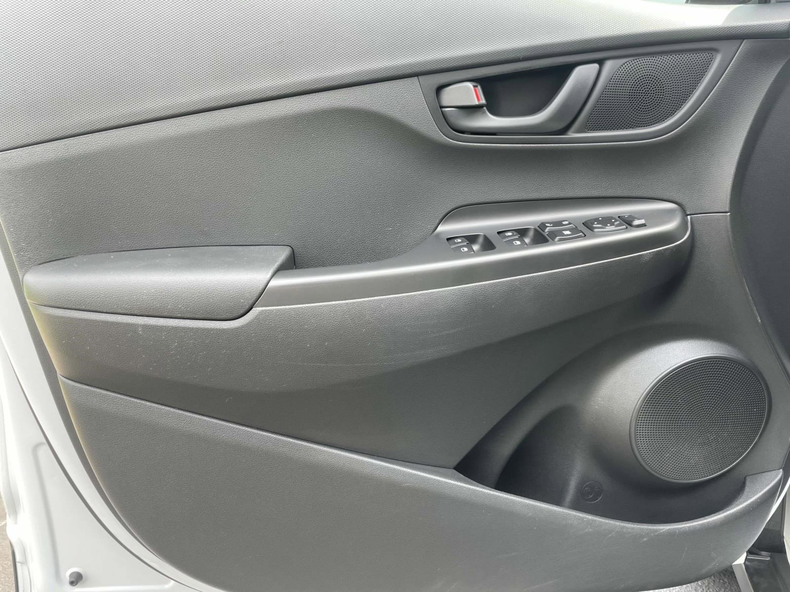 Used 2020 Hyundai Kona SE FWD image 14