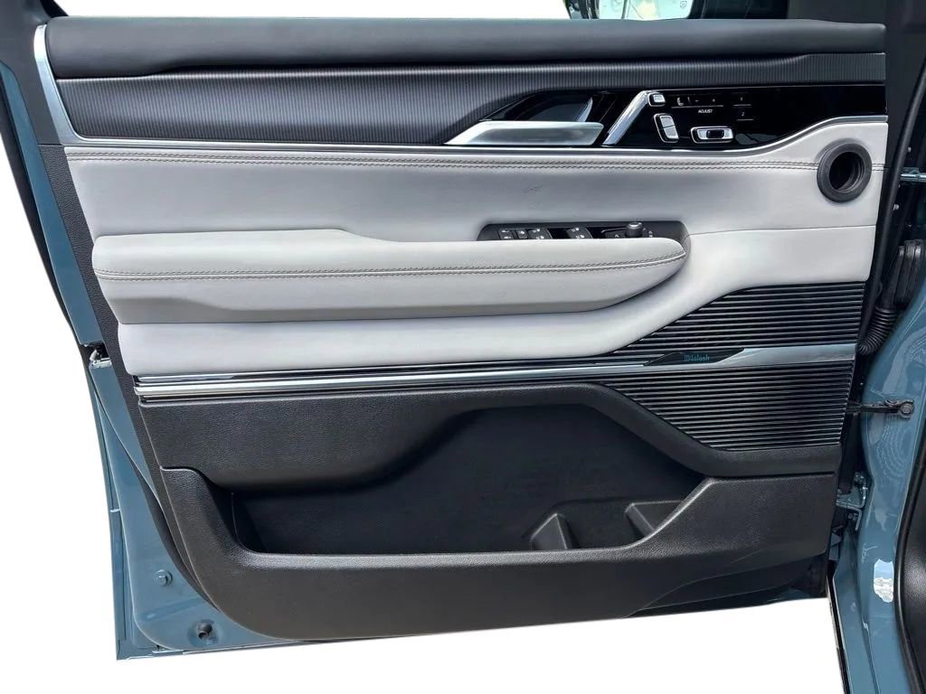 New 2026 Jeep Grand Wagoneer L Summit AWD/4WD image 22