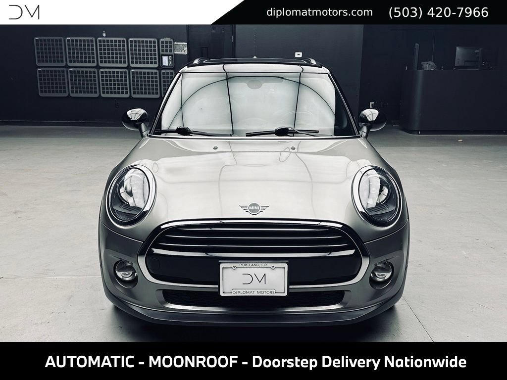 Used 2019 MINI Cooper 4-Door Hardtop w/ Signature Upholstery Package FWD image 11