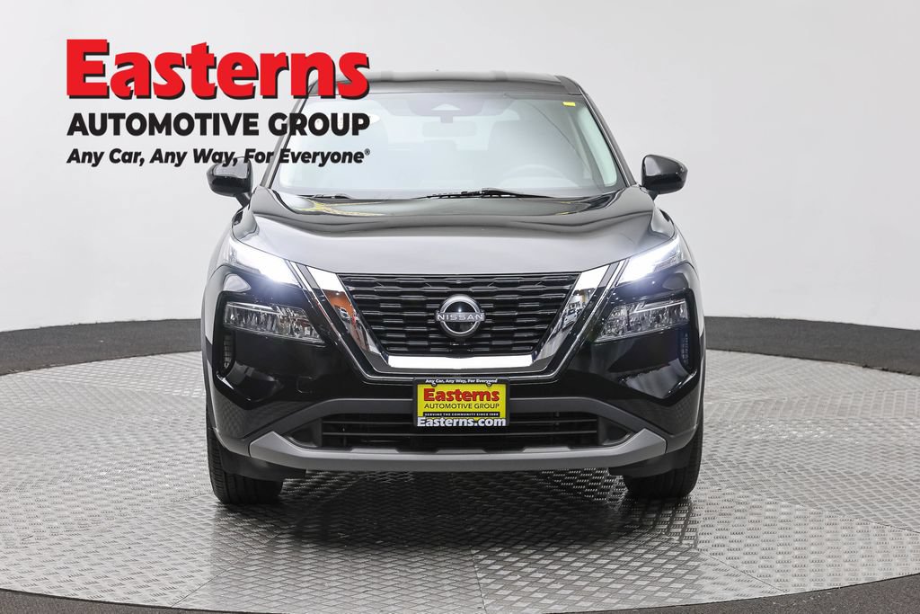 Used 2023 Nissan Rogue SV AWD/4WD image 2