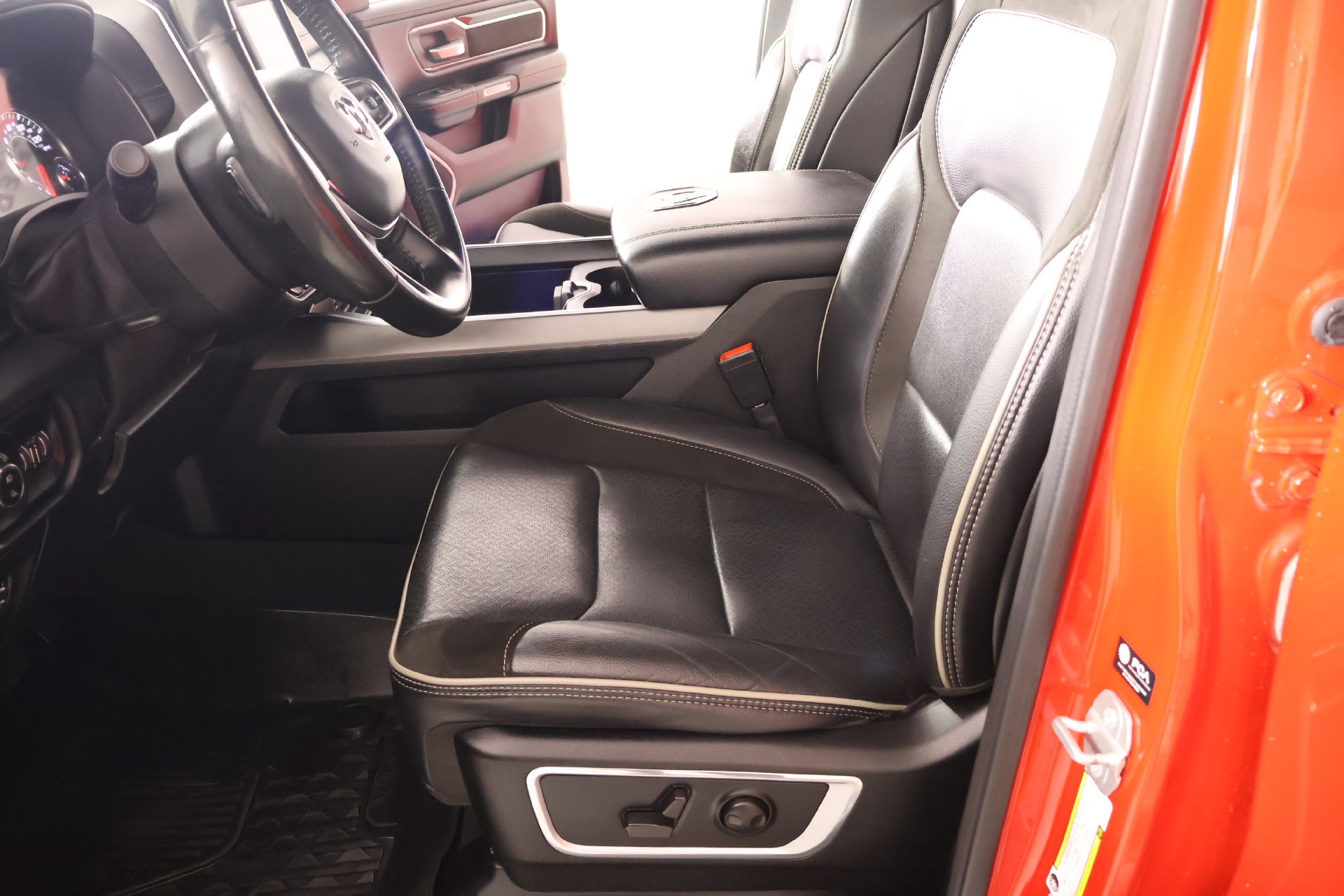 Used 2022 RAM 1500 Laramie w/ Sport Appearance Package AWD/4WD image 11