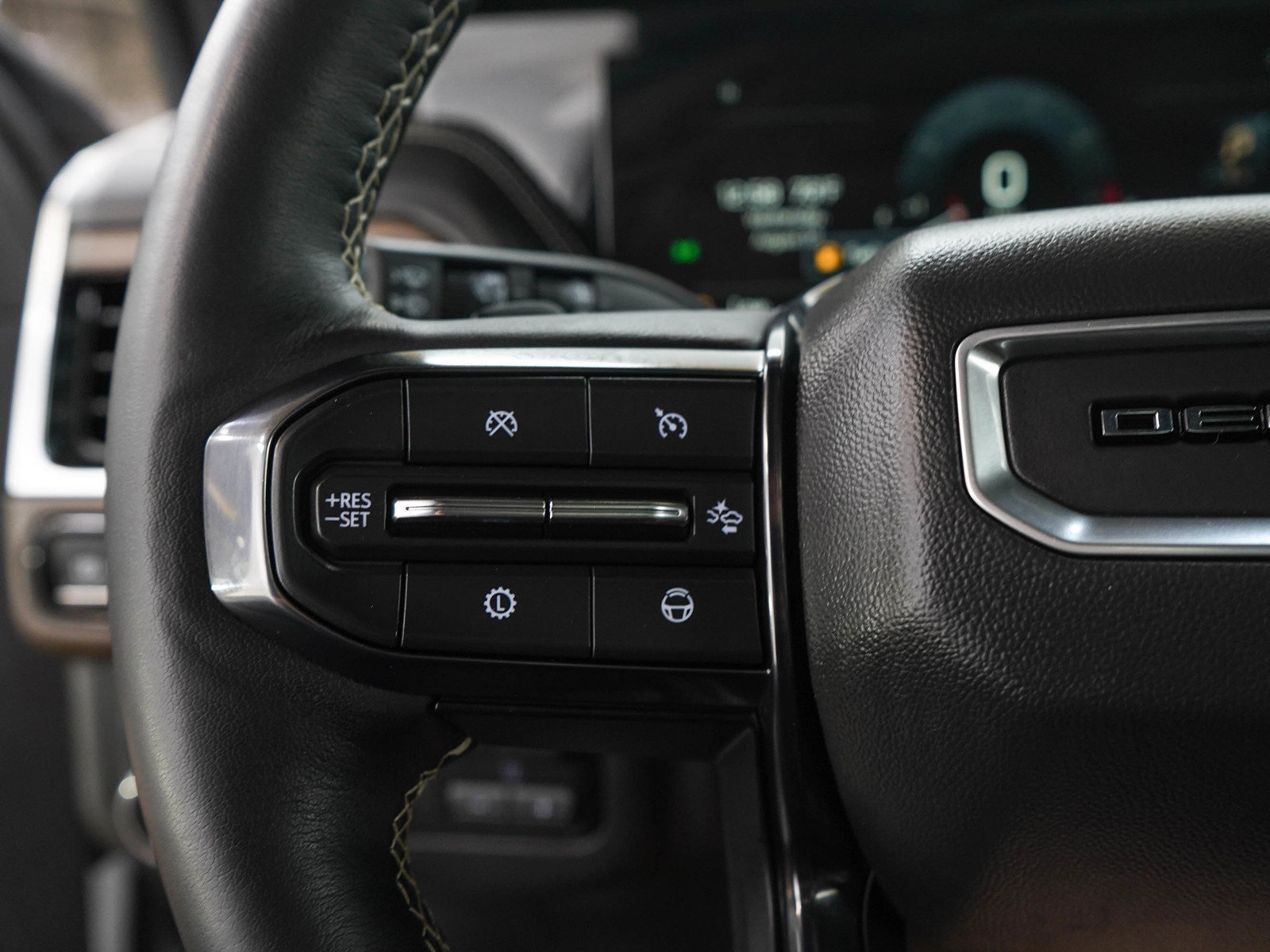 Used 2025 GMC Yukon Denali Ultimate AWD/4WD image 30
