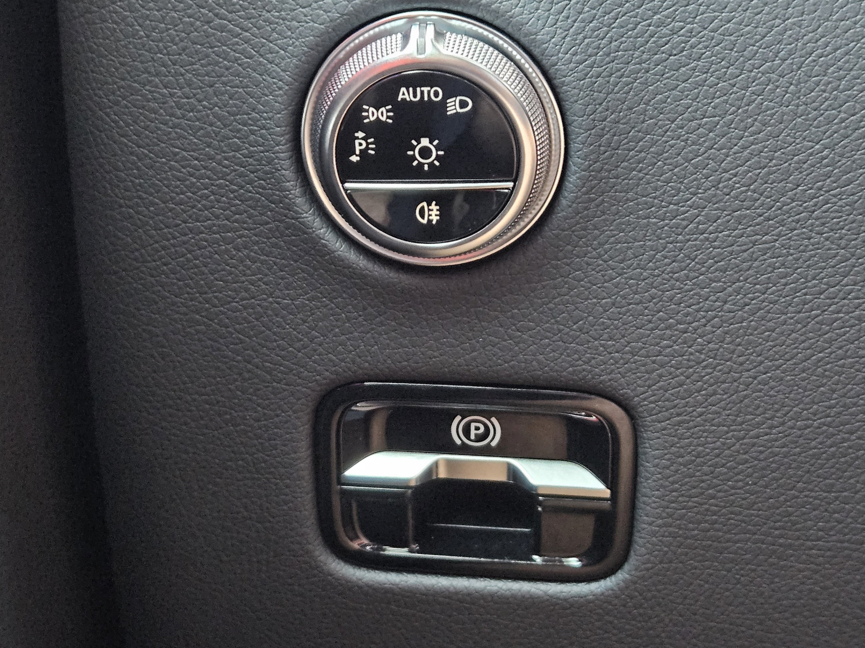 Used 2024 Mercedes-Benz GLC 43 AMG 4MATIC image 19
