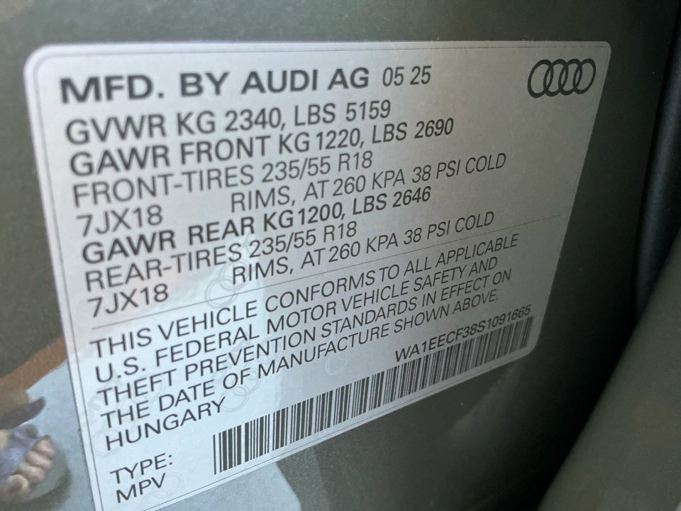 Certified 2025 Audi Q3 2.0T Premium Plus w/ Premium Plus Package AWD/4WD image 39