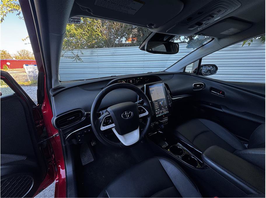 Used 2017 Toyota Prius Prime Advanced FWD image 14