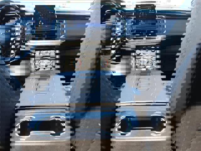 Used 2023 Chevrolet Suburban Z71 image 31