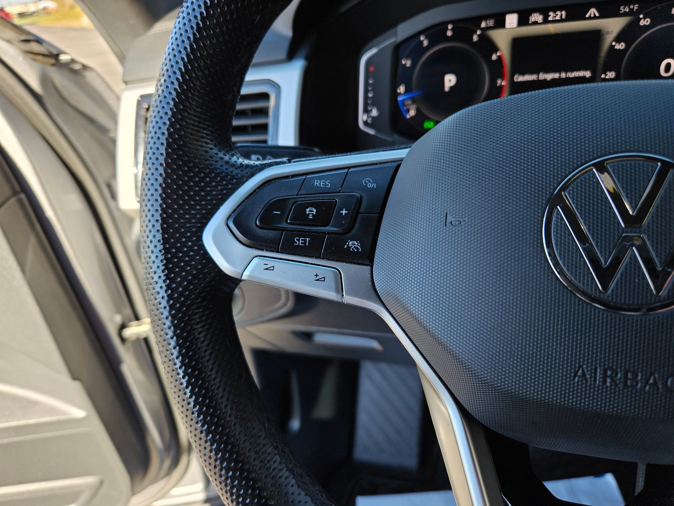 Used 2023 Volkswagen Atlas Cross Sport SEL image 10