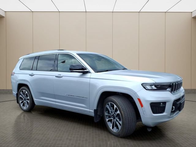 Used 2023 Jeep Grand Cherokee L Overland w/ MOPAR Finishing Package AWD/4WD image 5