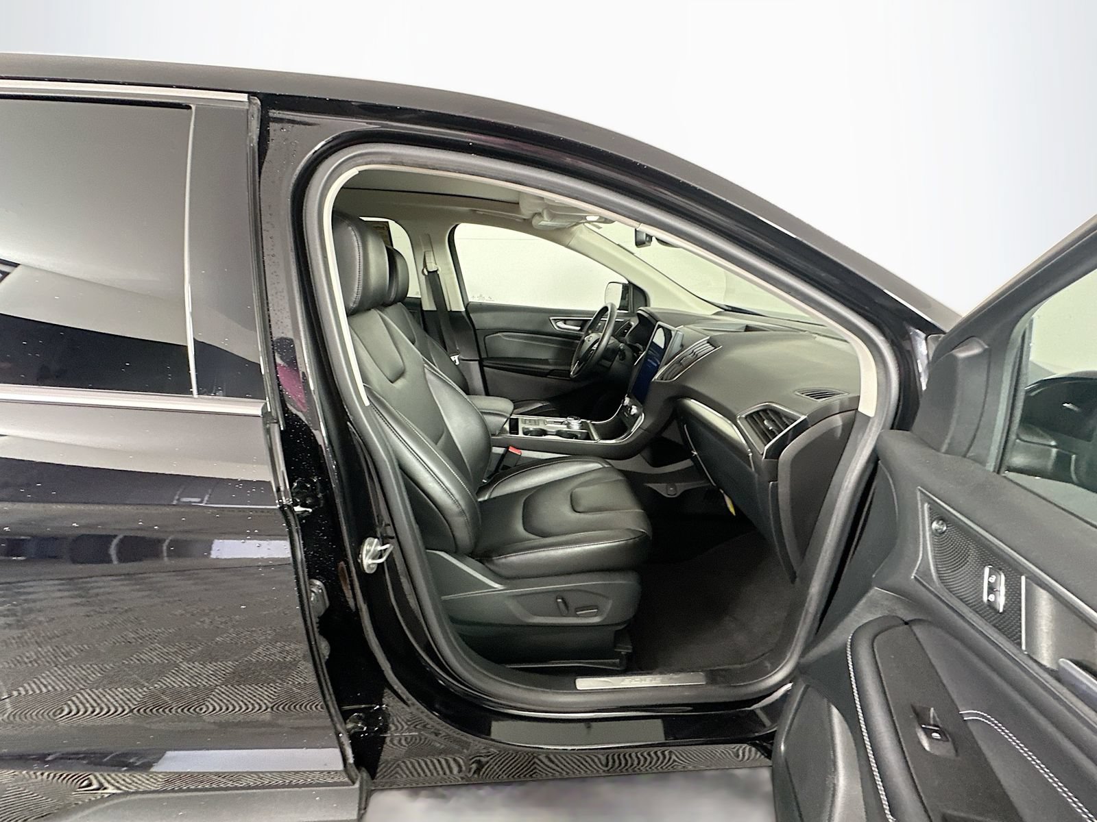 Used 2022 Ford Edge Titanium AWD/4WD image 27