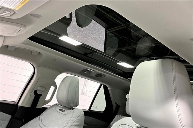New 2026 Ford Explorer Platinum image 13