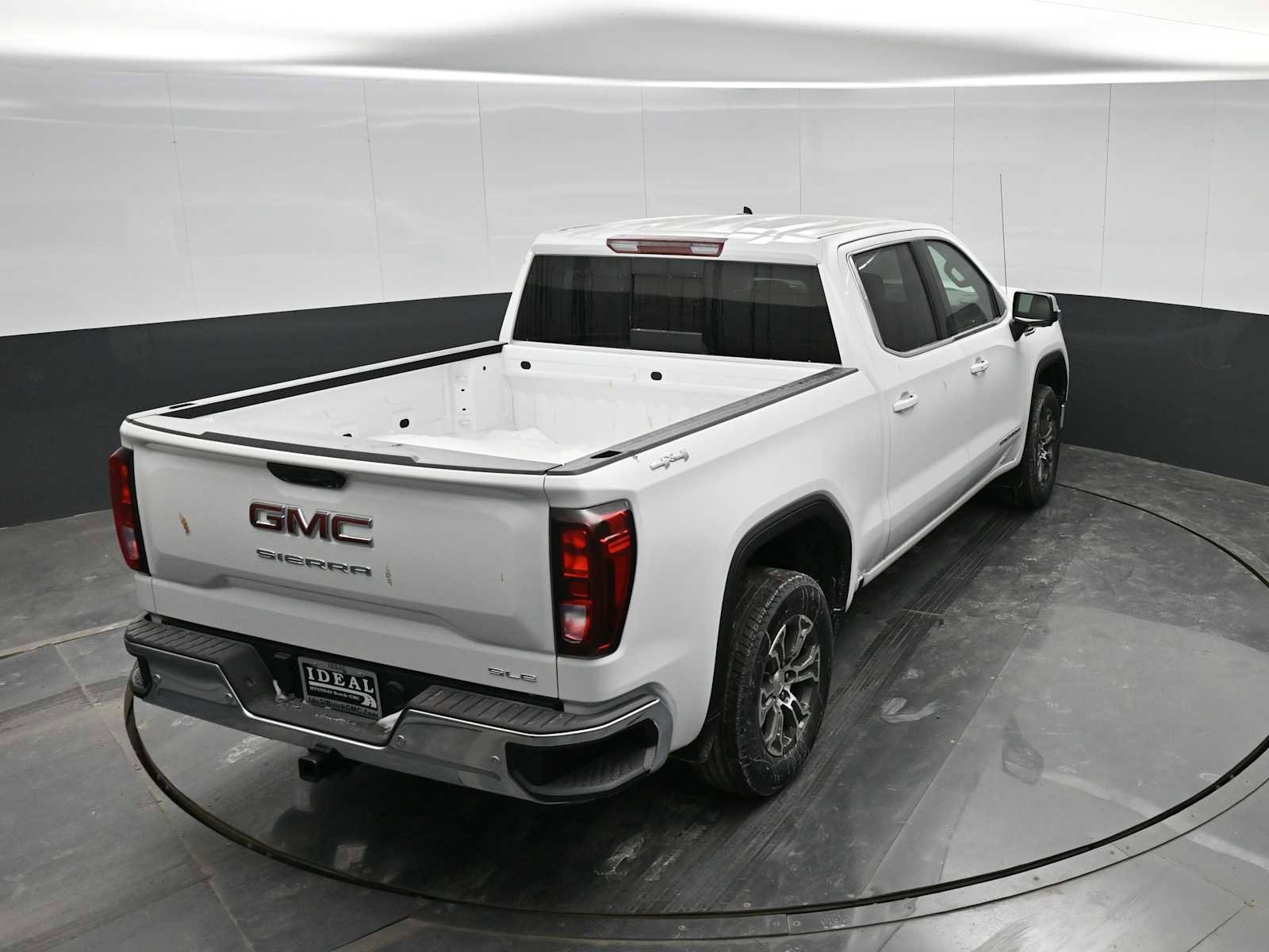 New 2026 GMC Sierra 1500 SLE w/ Preferred Package image 28