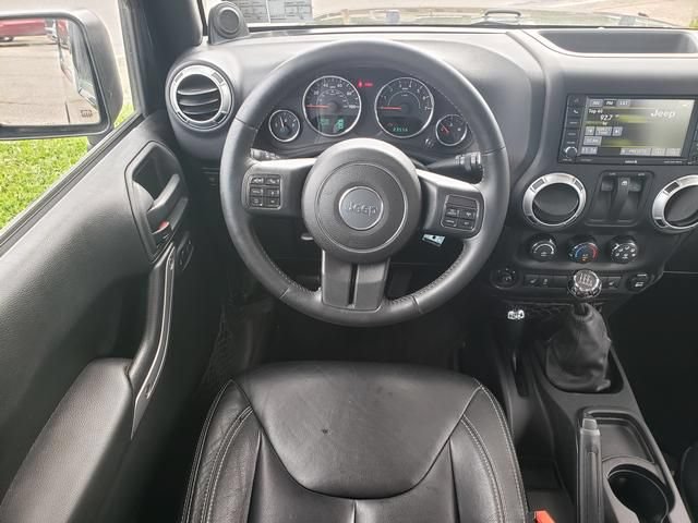Used 2013 Jeep Wrangler Rubicon w/ PWR Convenience Group AWD/4WD image 15