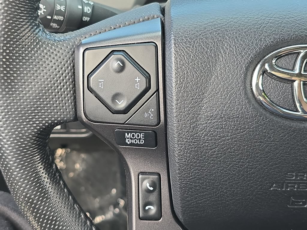 Used 2022 Toyota Tacoma TRD Off-Road w/ Technology Package AWD/4WD image 20