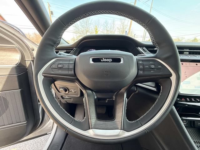 New 2026 Jeep Grand Cherokee Altitude AWD/4WD image 30