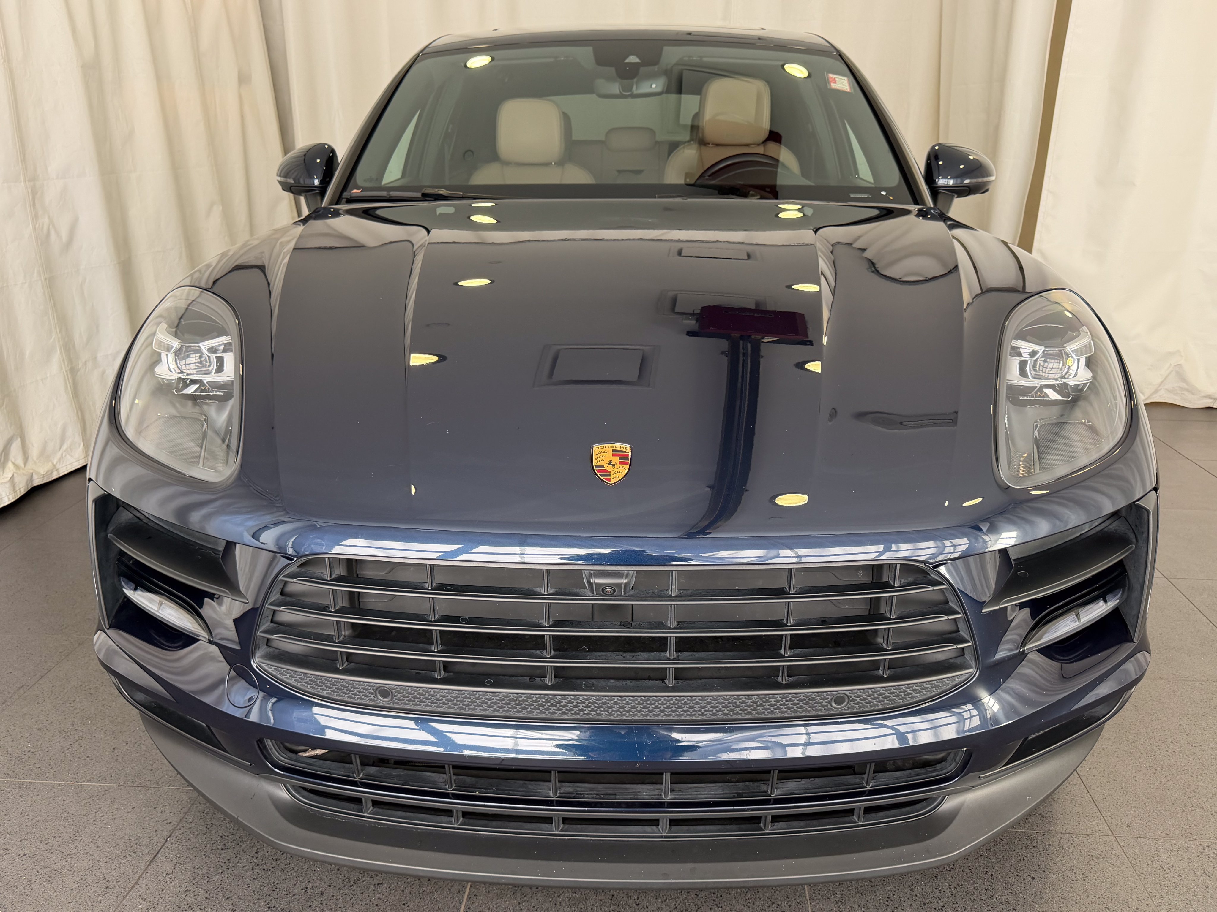 Certified 2021 Porsche Macan AWD/4WD image 6