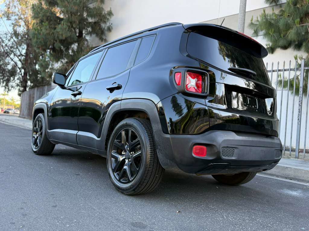 Used 2017 Jeep Renegade Altitude image 6