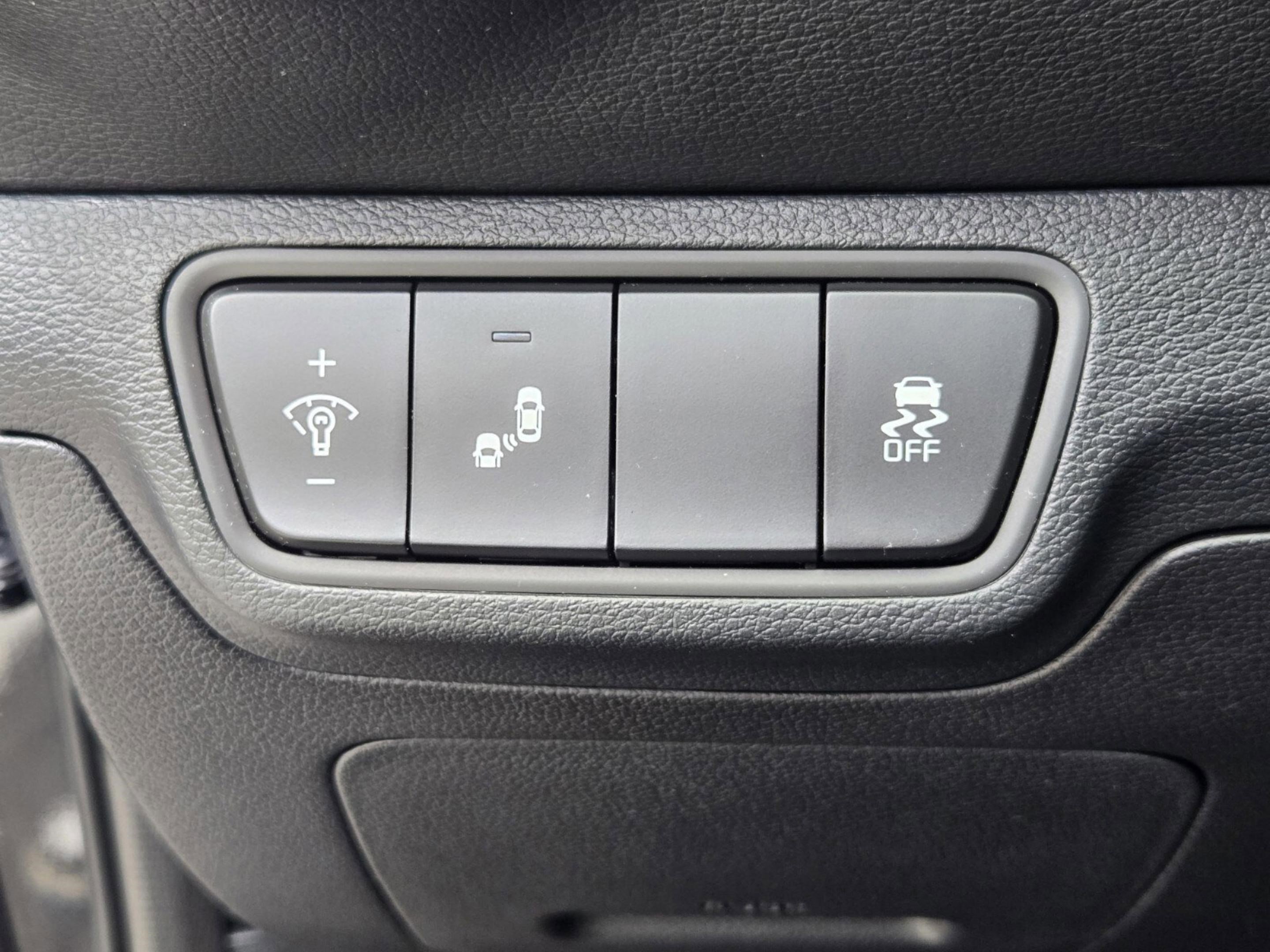 Used 2024 Kia Forte LXS w/ LXS Technology Package image 32