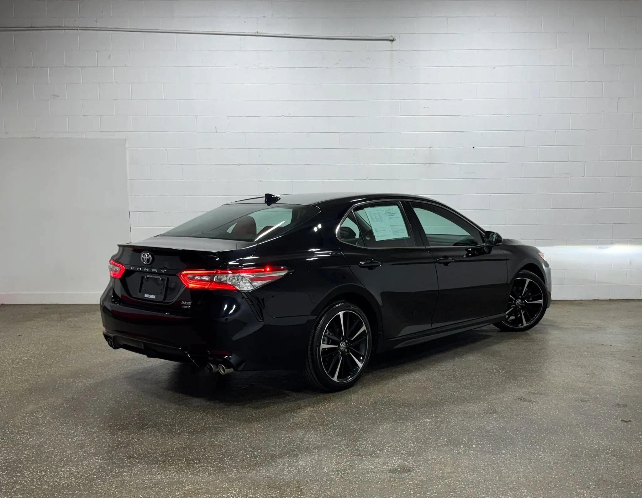 Used 2020 Toyota Camry XSE AWD/4WD image 3