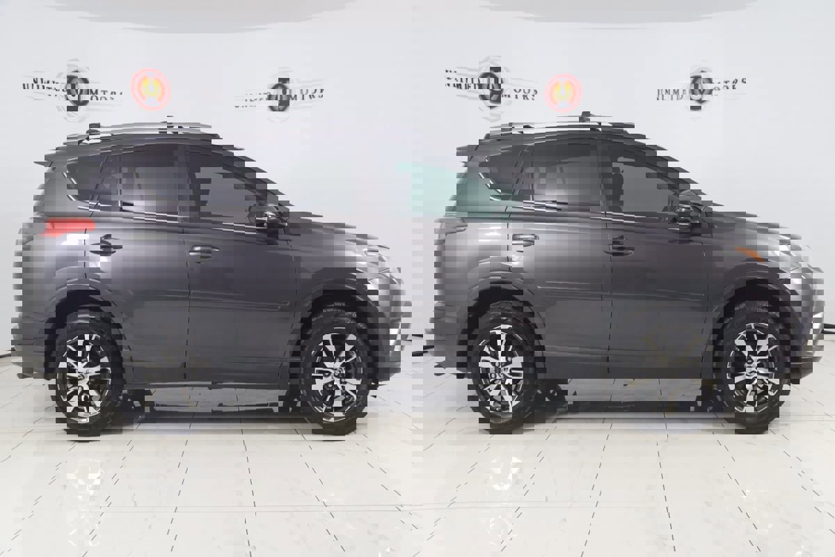 Used 2017 Toyota RAV4 XLE image 2