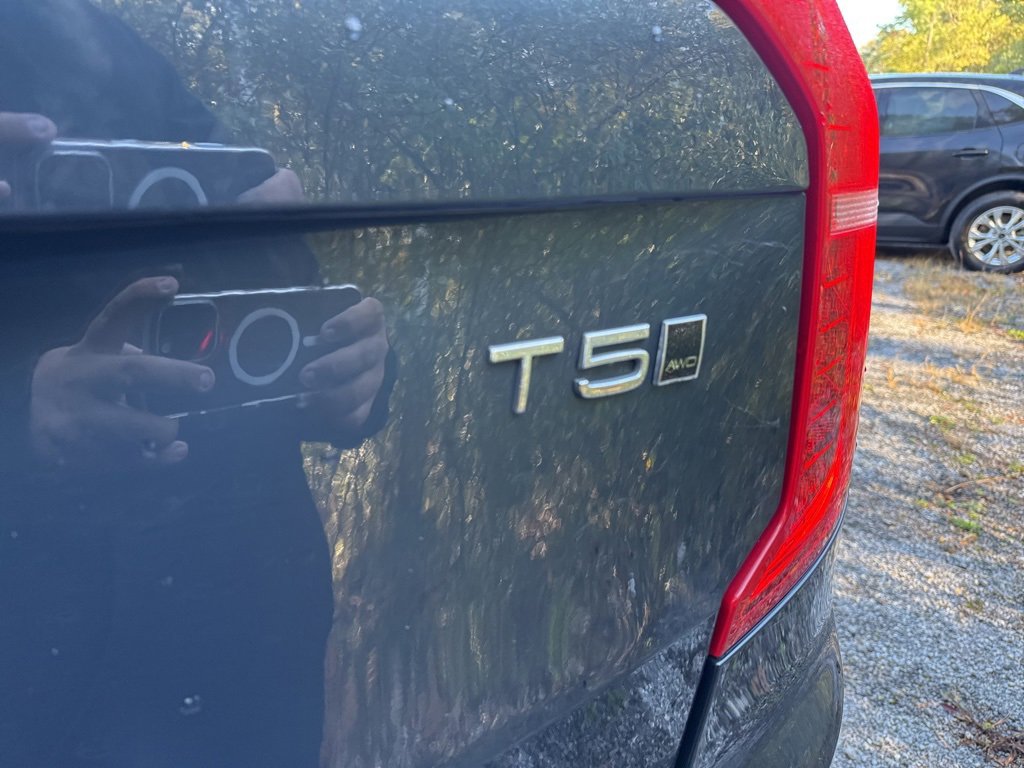 Used 2020 Volvo XC90 T5 Momentum w/ Protection Package image 11