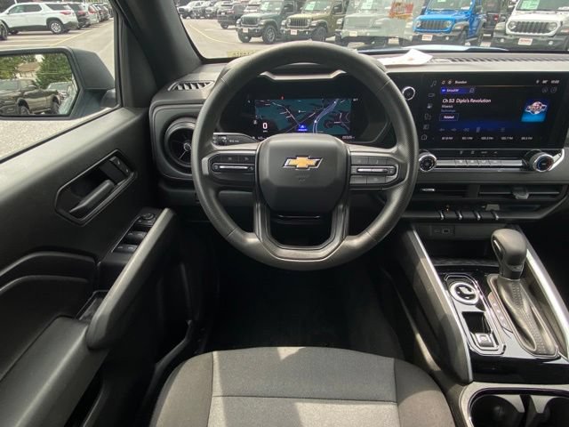 Used 2025 Chevrolet Colorado W/T w/ Advanced Trailering Package AWD/4WD image 27