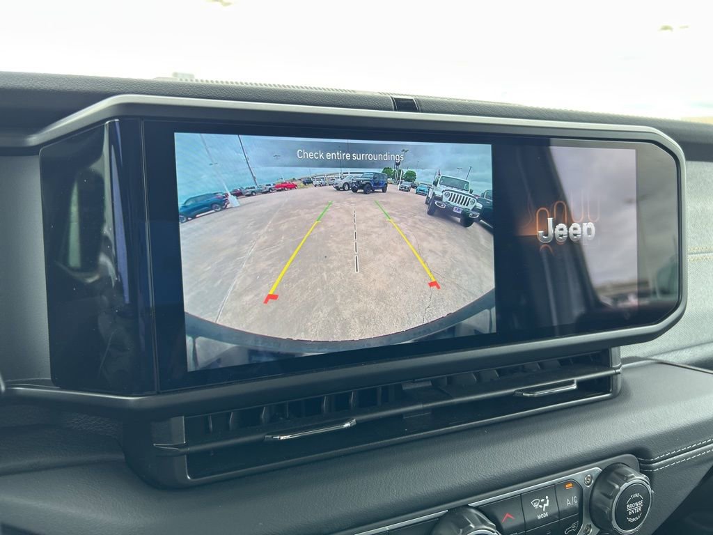 Used 2025 Jeep Wrangler Unlimited Sahara image 20