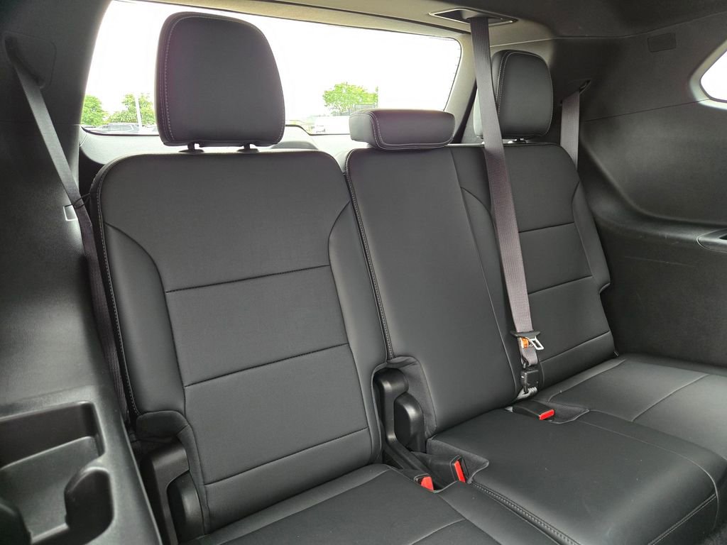 Used 2025 Buick Enclave Preferred image 31