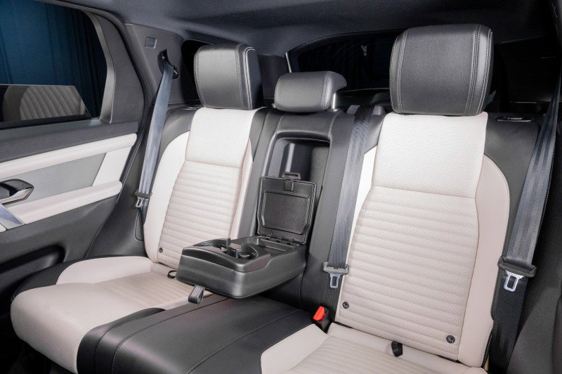 Used 2023 Land Rover Discovery Sport S R-Dynamic image 16