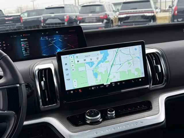 Used 2021 Ford F150 Lariat w/ Equipment Group 502A High image 3