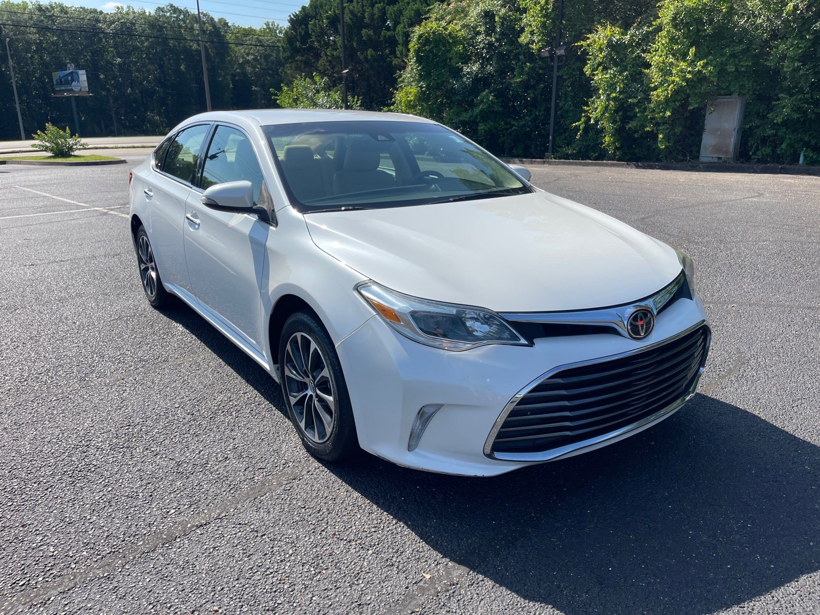 Used 2017 Toyota Avalon XLE
