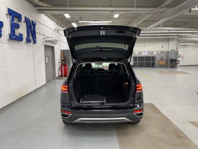 Certified 2023 Volkswagen Taos SEL AWD/4WD image 9