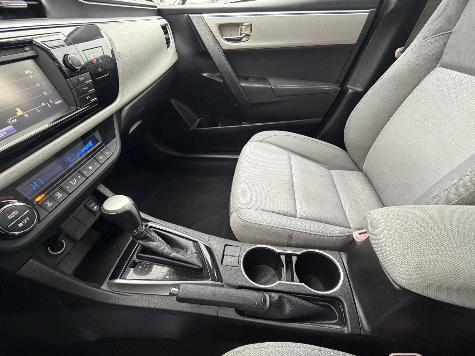 Used 2014 Toyota Corolla LE image 12