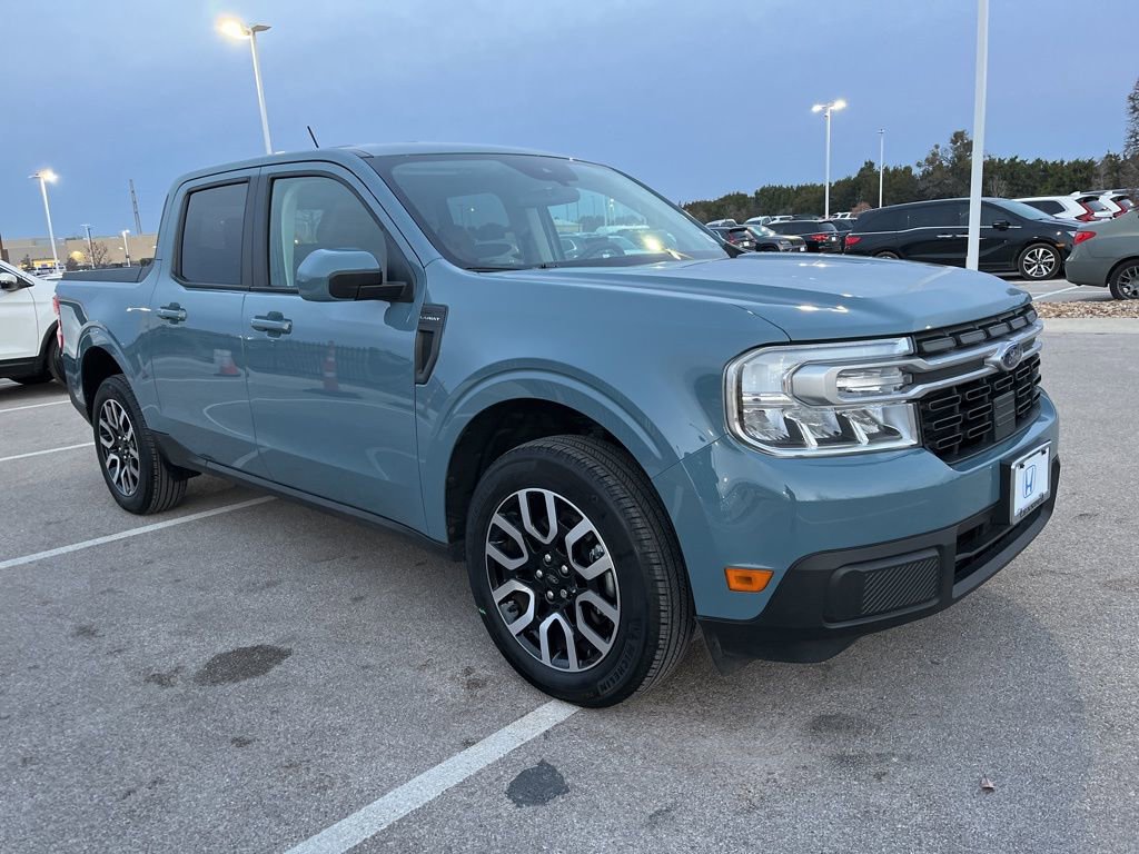 Used 2023 Ford Maverick Lariat w/ Lariat Luxury Package image 3