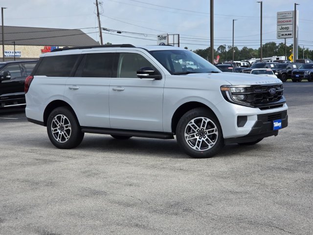 New 2026 Ford Expedition Active RWD image 2