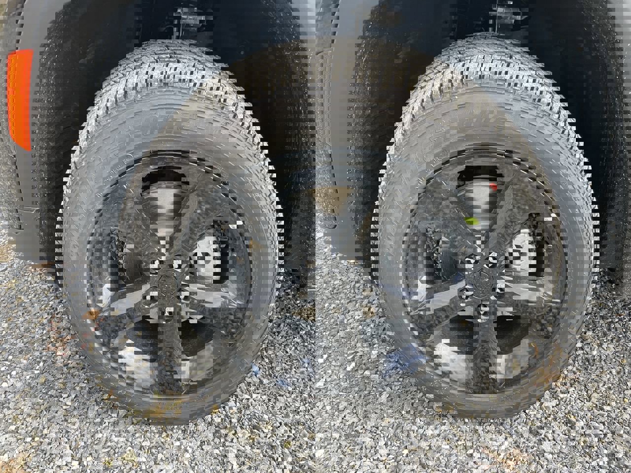 New 2025 Jeep Grand Cherokee Altitude image 10