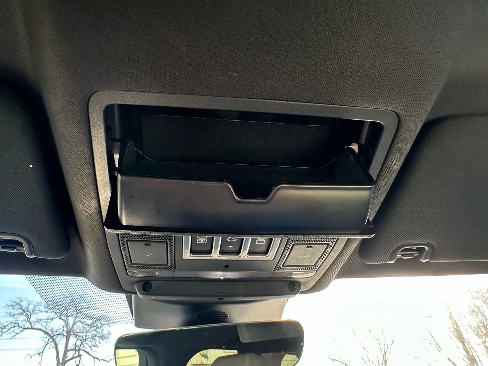 Used 2017 Land Rover Discovery HSE AWD/4WD image 62