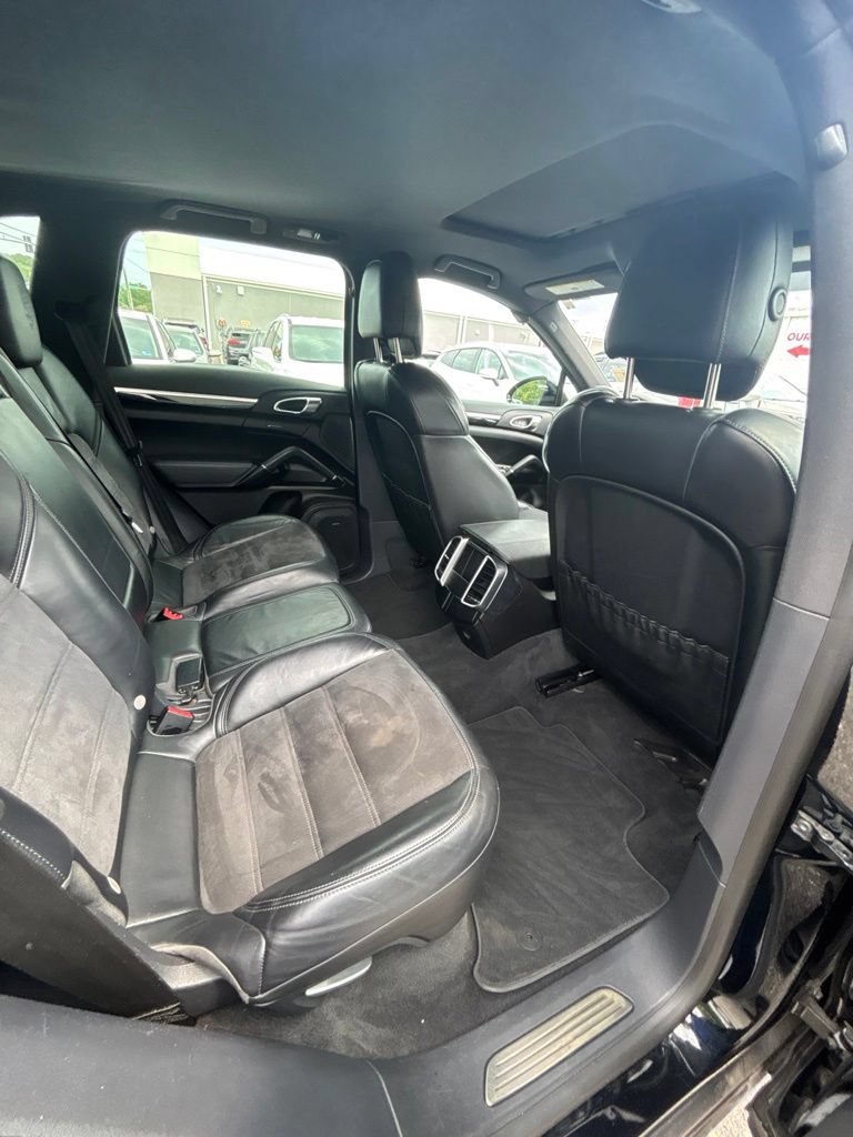 Used 2018 Porsche Cayenne Platinum Edition AWD/4WD image 21