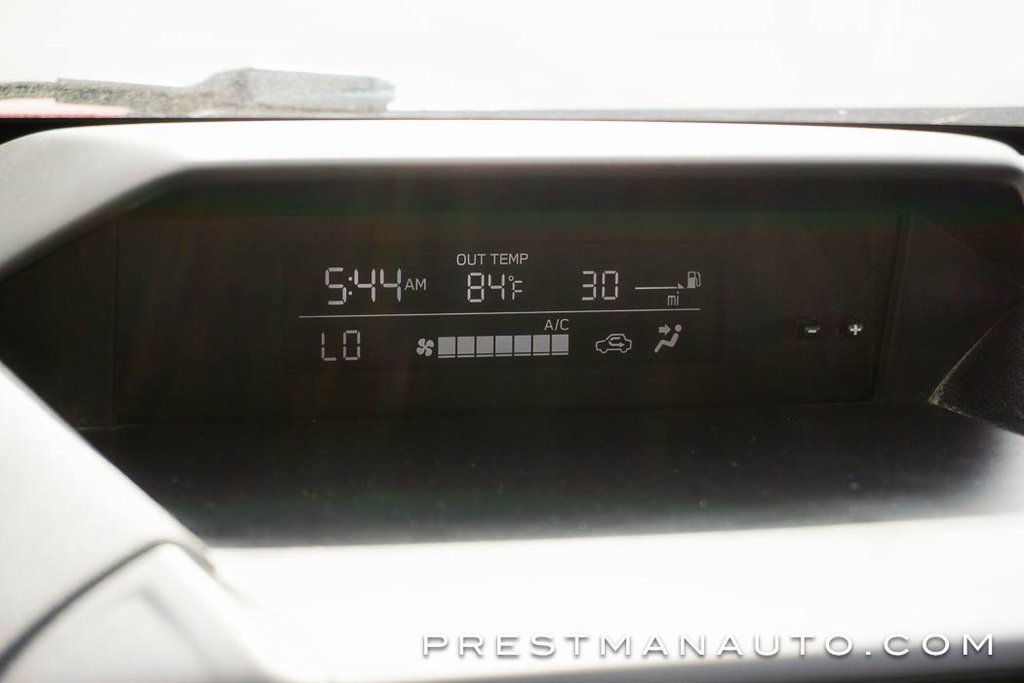 Used 2022 Subaru Crosstrek 2.0i Premium w/ Moonroof Package image 35