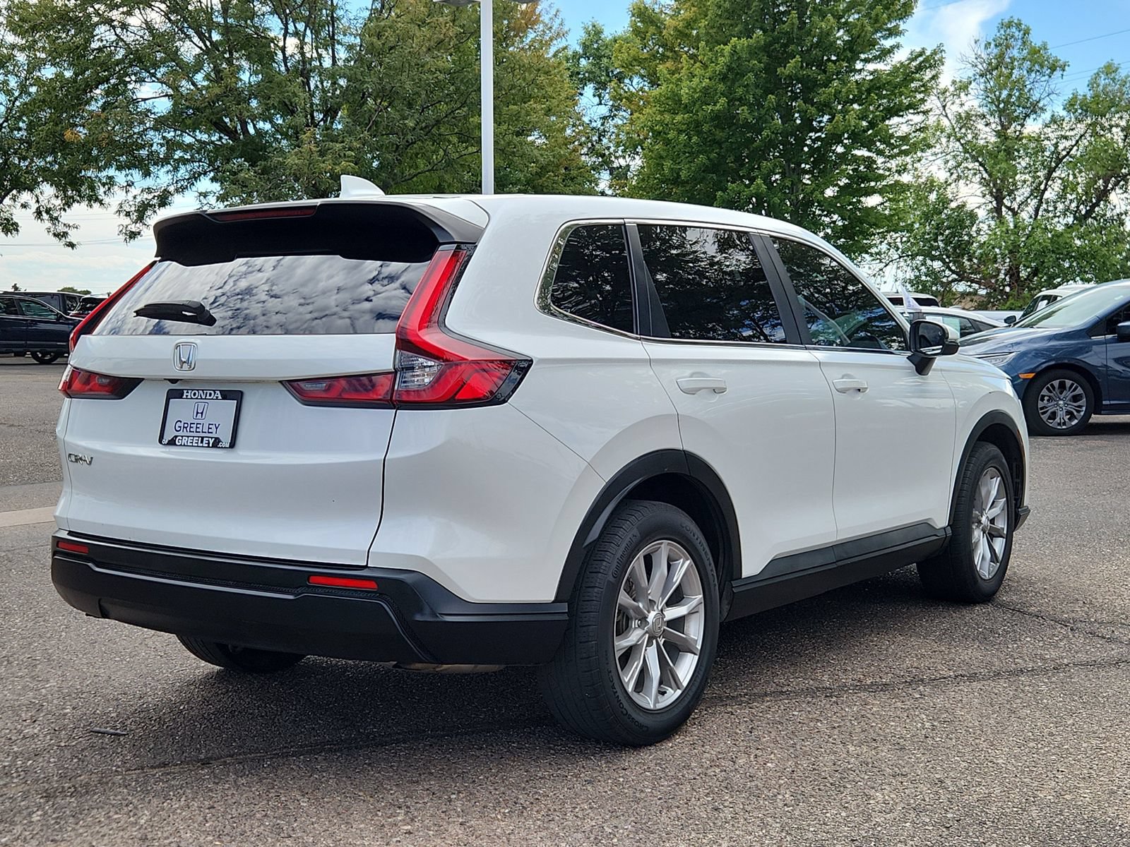 Used 2023 Honda CR-V EX image 5