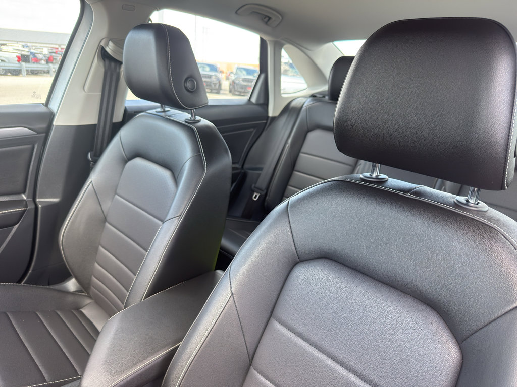 Used 2022 Volkswagen Jetta SE FWD image 27