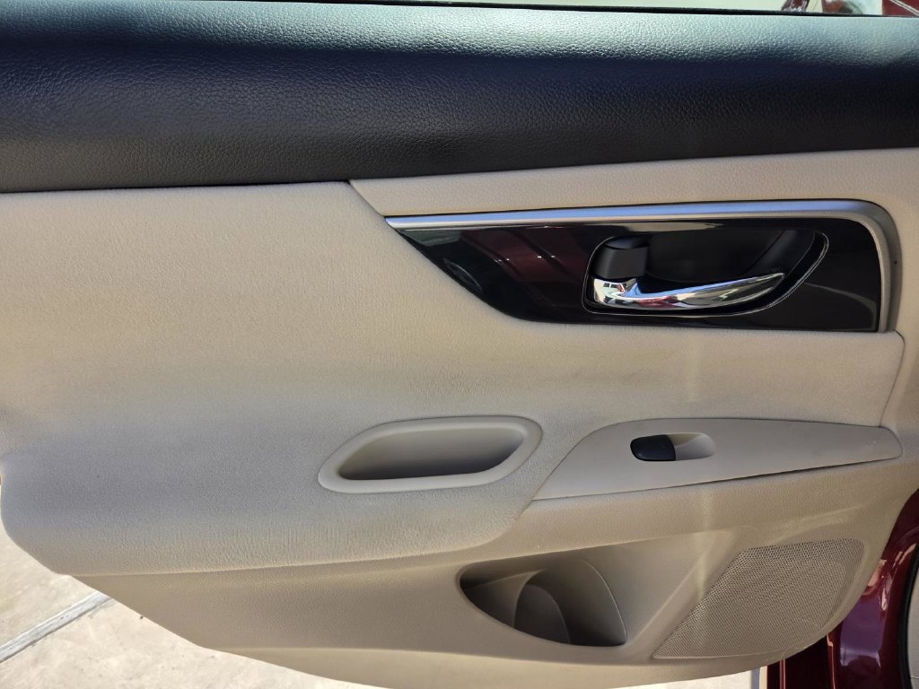 Used 2014 Nissan Altima 2.5 S FWD image 10