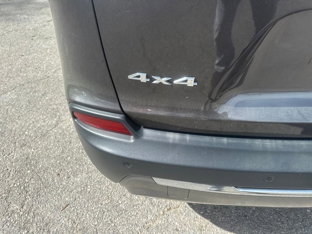 Used 2019 Jeep Cherokee Limited image 21
