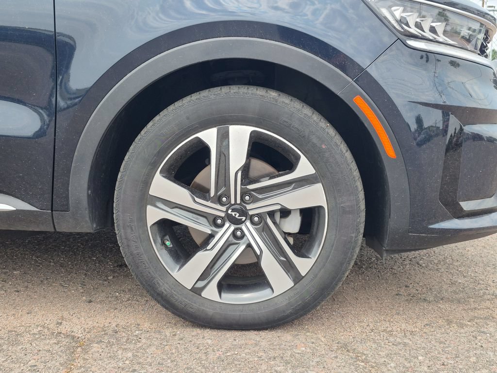 Certified 2023 Kia Sorento EX AWD/4WD image 19