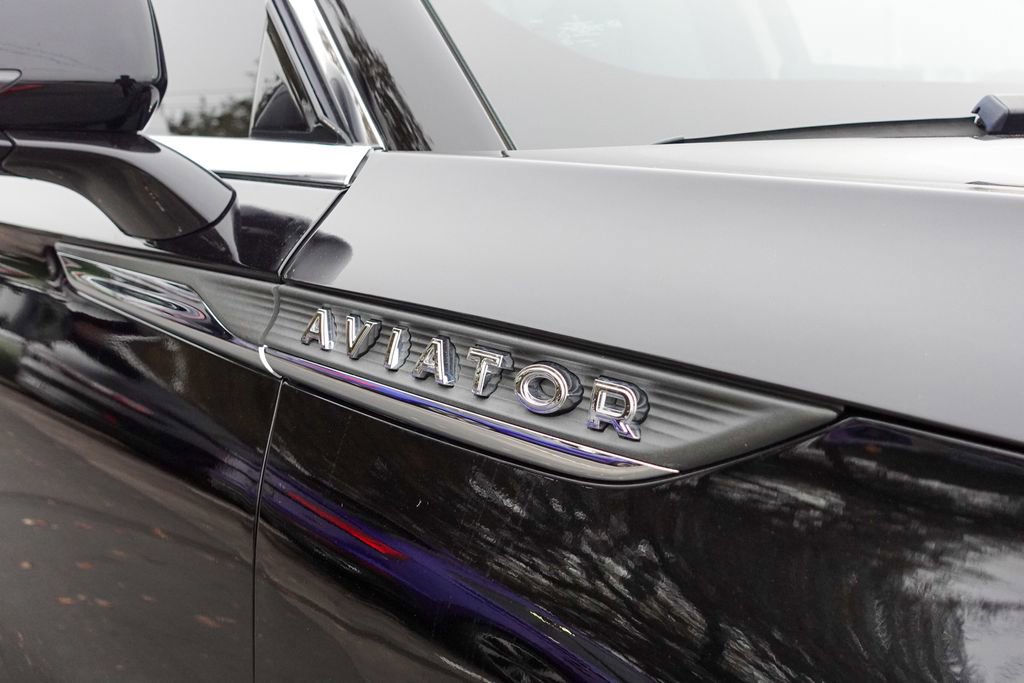 Used 2020 Lincoln Aviator Reserve w/ Equipment Group 201A image 6