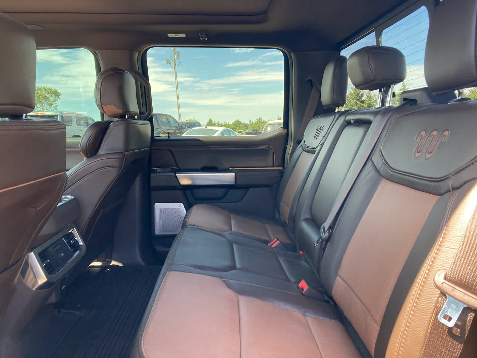 Used 2025 Ford F250 King Ranch w/ FX4 Off-Road Package AWD/4WD image 4