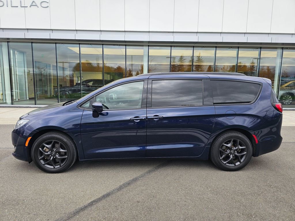 Used 2020 Chrysler Pacifica Touring-L Plus w/ Advanced Safetytec Group image 2