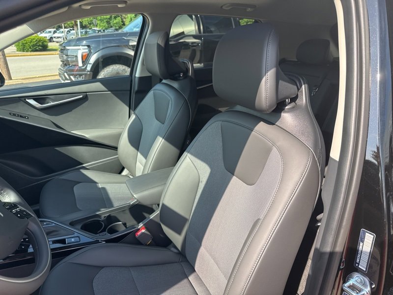 New 2025 Kia Niro EX Touring image 21