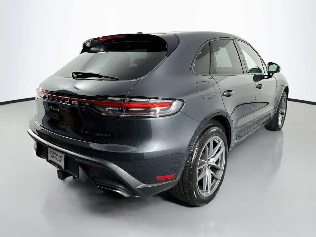 Certified 2024 Porsche Macan AWD/4WD image 9